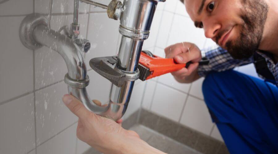 Professional same day plumber services in Flatonia, TX